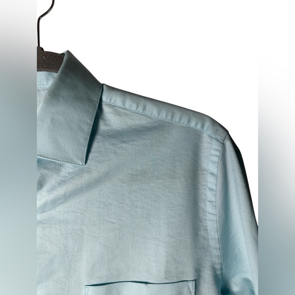 Van Heusen Mens Stain Shield Dress Shirt Blue Regular Fit Stretch Size M 15-15.5 - Picture 2 of 9